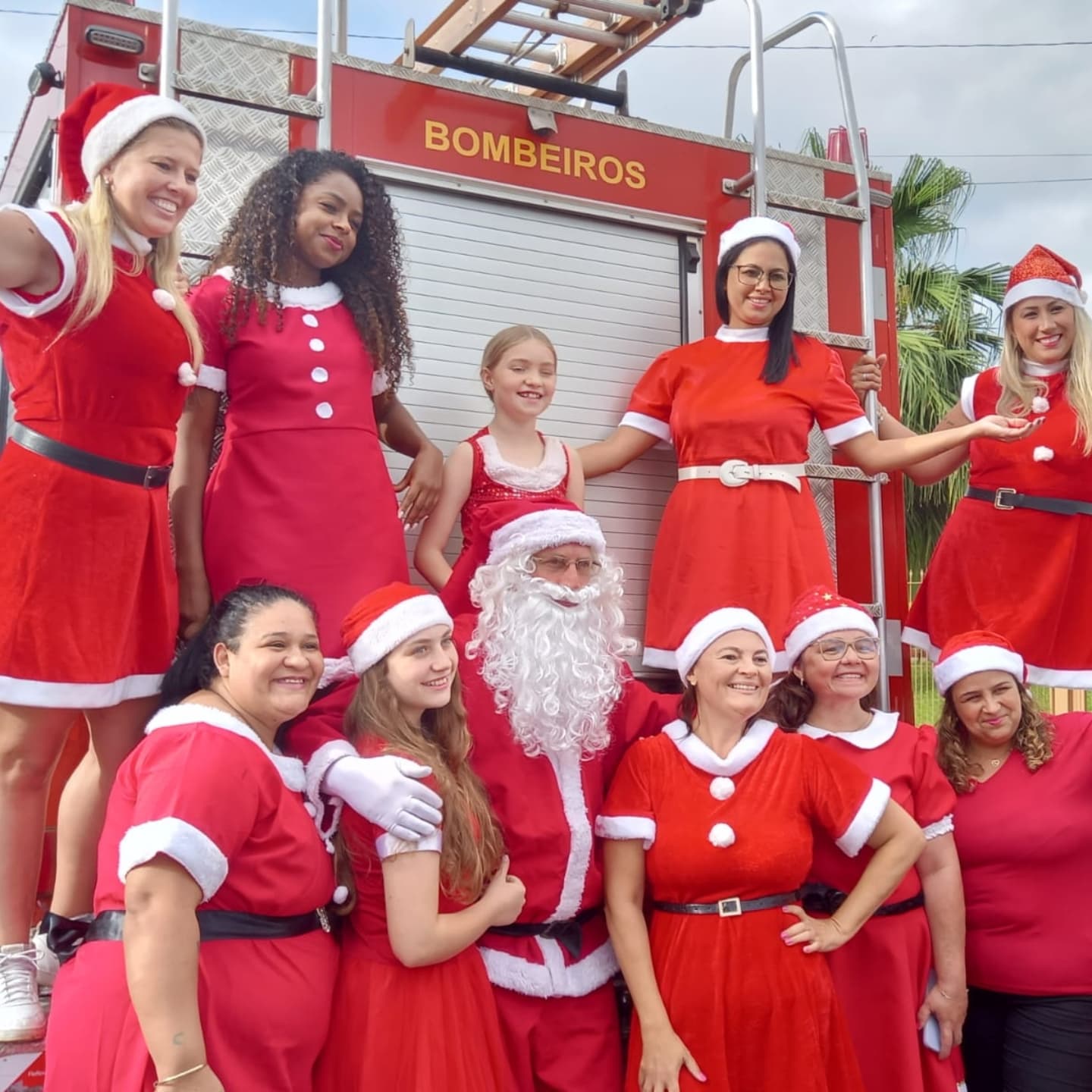 Natal 2024 @campanhapopysilva meu imenso agradecimento sem vocês nada disso seria possível @evertonbaum @pereiracloviseduardo @camilahrbl @marianaeidt @eunatalyaoliveiraa @profe_bina @natumistk @marja